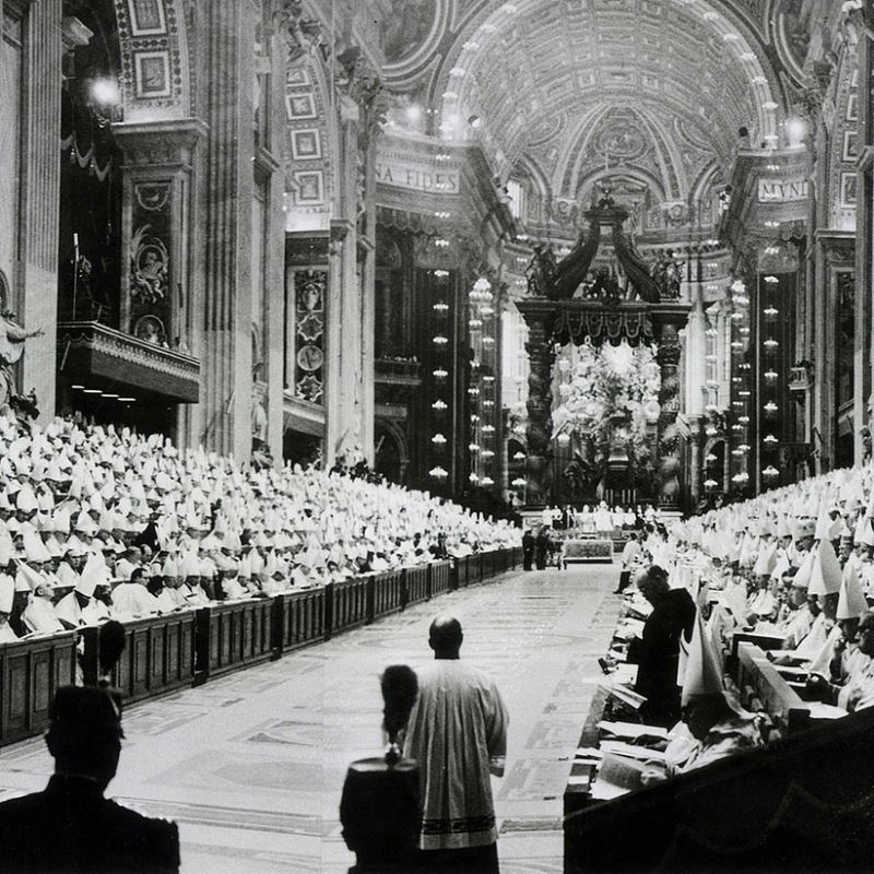 DECREE ON THE APOSTOLATE OF THE LAITY PROMULGATED BY POPE PAUL VI